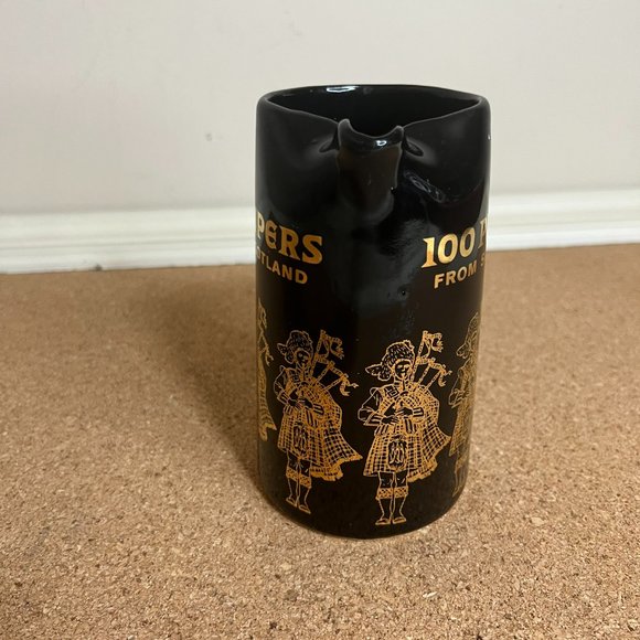 Seagram's Ceramic Advertisement Pitcher 100 Pipers From Scotland - Picture 4 of 6